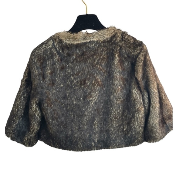 Robbi & Nikki Faux Fur Cropped Jacket w/ Rhinestone Brooch Size Women’s Medium - Picture 6 of 16